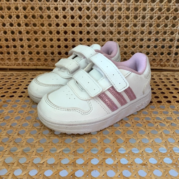 Adidas Kids Hoops 2.0 Sneakers White Pink Velcro 7K - Picture 1 of 6